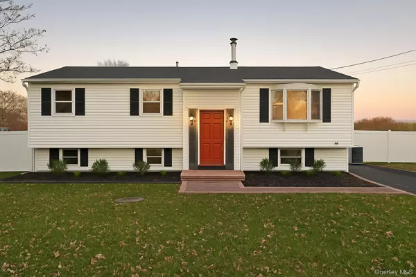 3019 Sipp AVE, Medford, NY 11763