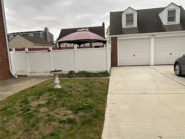 Valley Stream, NY 11580,192 Beech ST