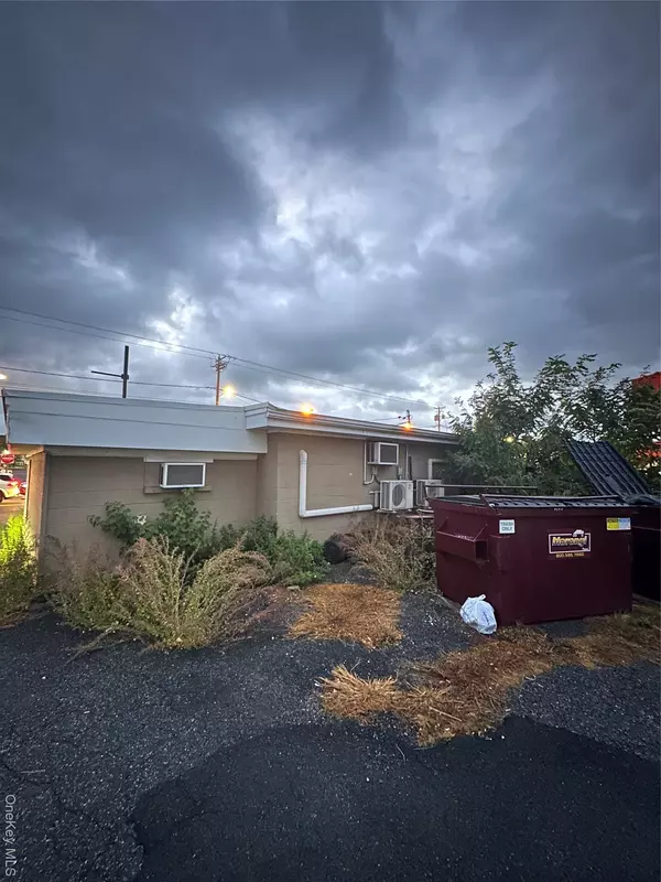 New Windsor, NY 12553,417 Windsor HWY