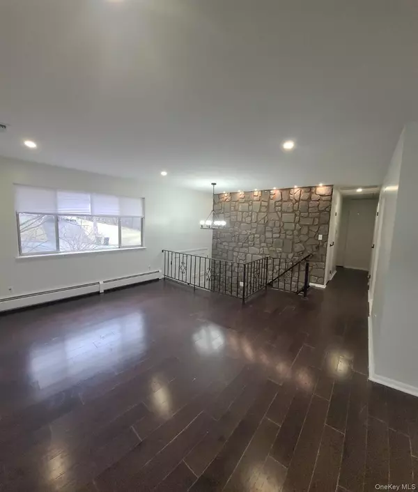 Chester, NY 10918,52 Surrey RD