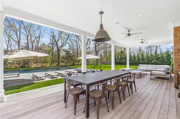 Westhampton Beach, NY 11978,94 Griffing AVE