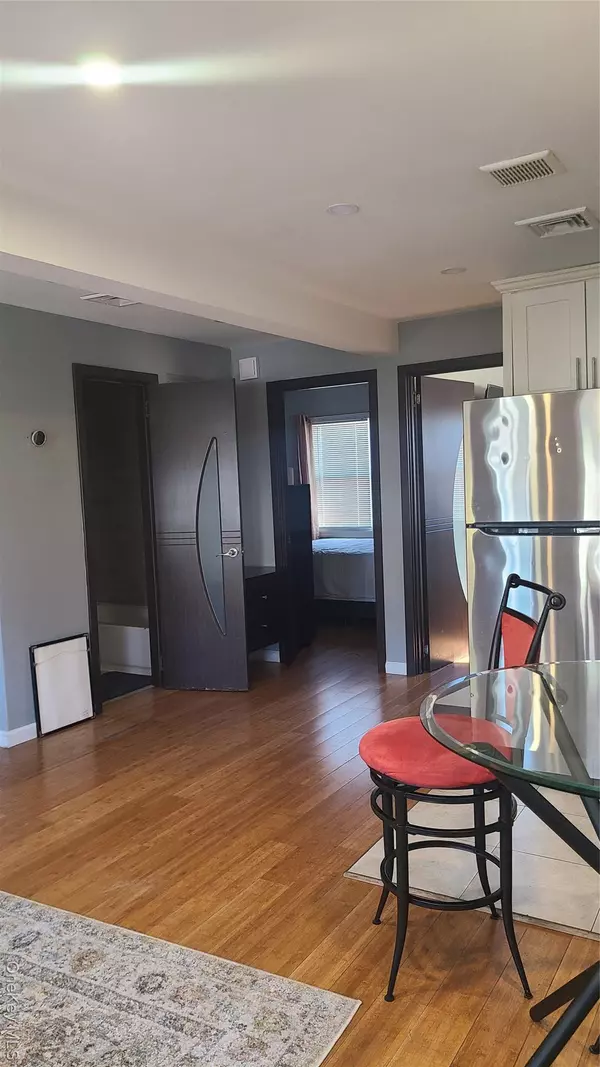 Cambria Heights, NY 11411,21038 Nashville BLVD