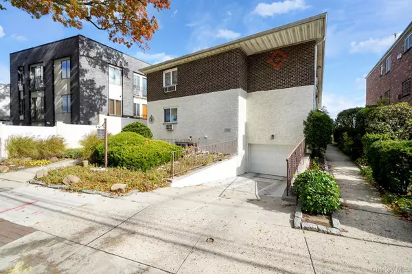 Middle Village, NY 11379,6645 69th ST #12