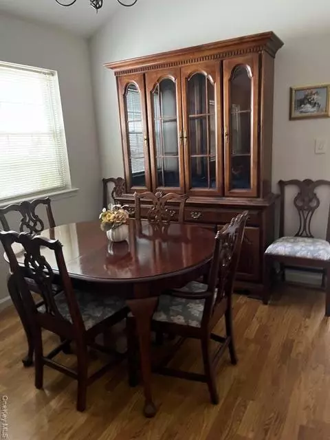 Manorville, NY 11949,426 Village CIR