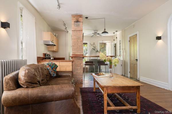 Hudson, NY 12534,541 Washington ST