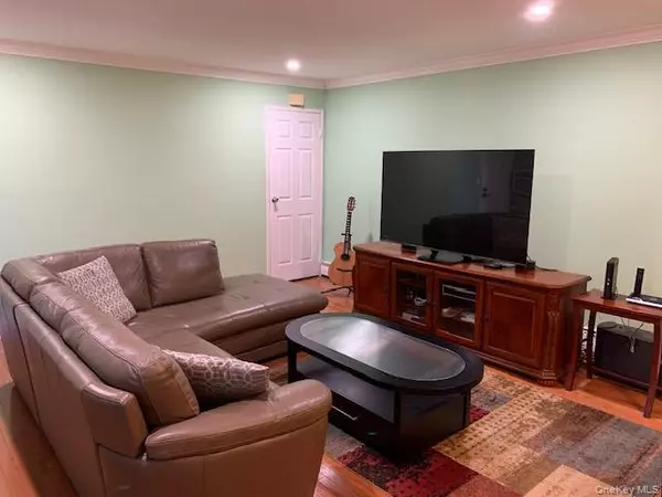 Spring Valley, NY 10977,19 Sneden PL #19