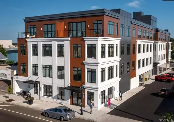 331 E Main ST, Riverhead, NY 11901