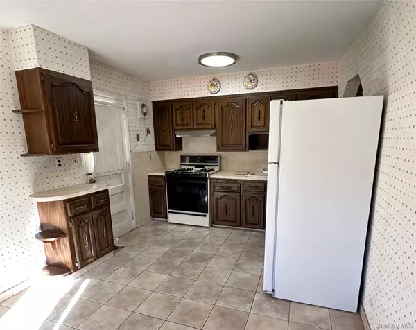 Whitestone, NY 11357,151-77 20th AVE