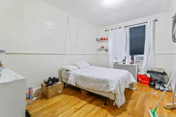 Woodside, NY 11377,34-29 58th ST