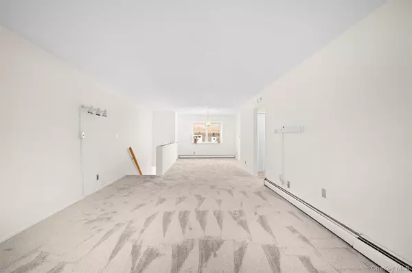 Oyster Bay, NY 11771,7 Harbour LN #5B