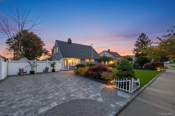 Levittown, NY 11756,101 Constellation RD