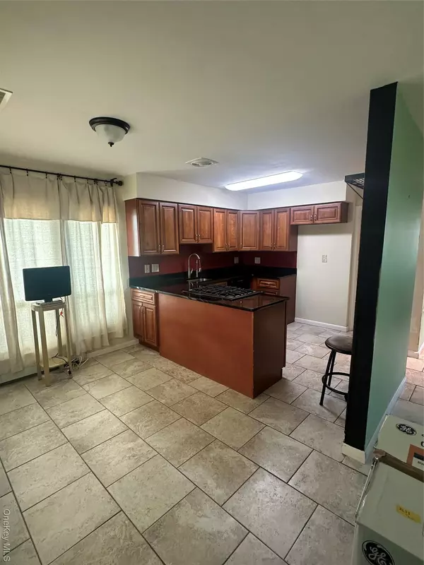 Island Park, NY 11558,100 Baker CT #50