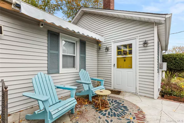 Wading River, NY 11792,24 Locust RD