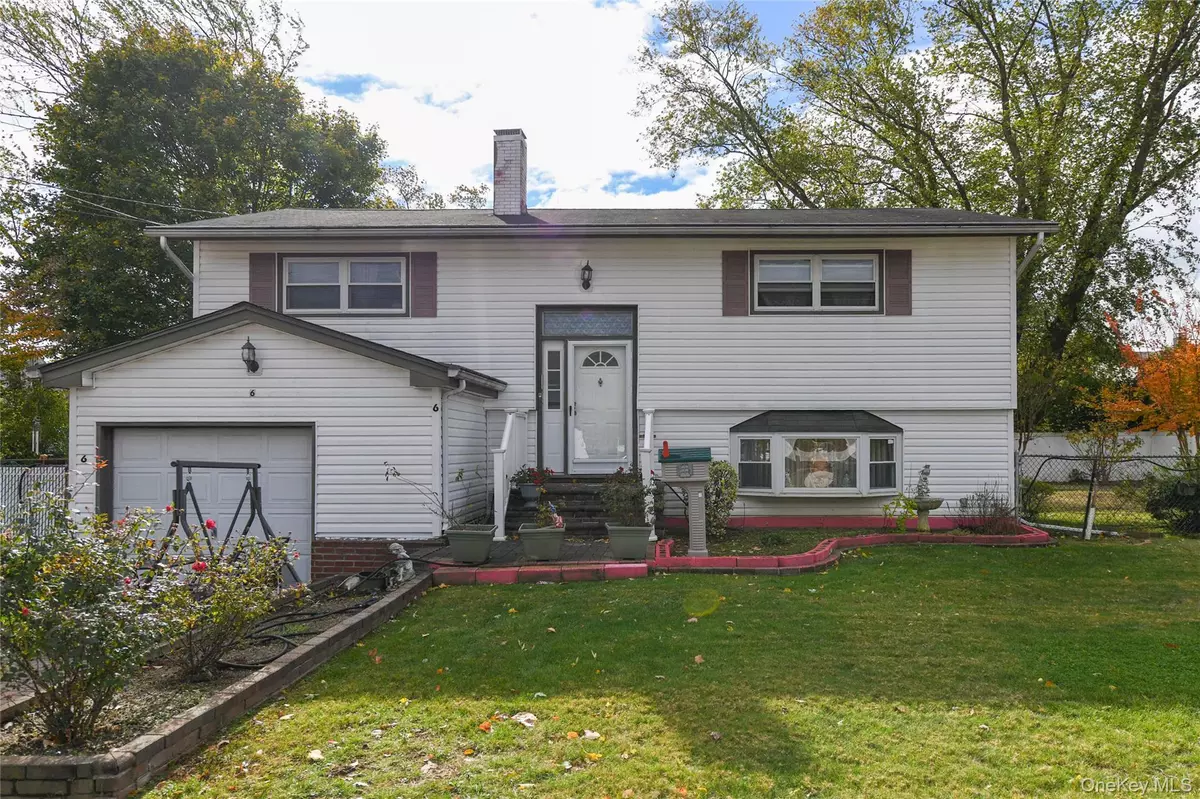 Brentwood, NY 11717,6 Clarke ST