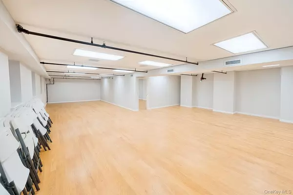 New Rochelle, NY 10801,50 Pine ST