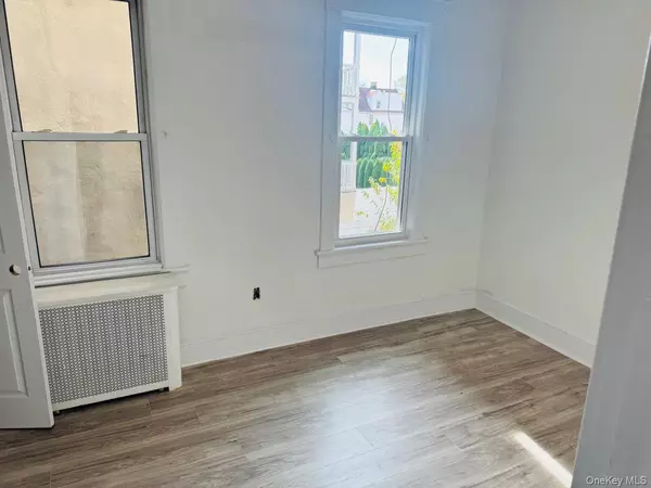 Mount Vernon, NY 10552,438 Locust ST #1