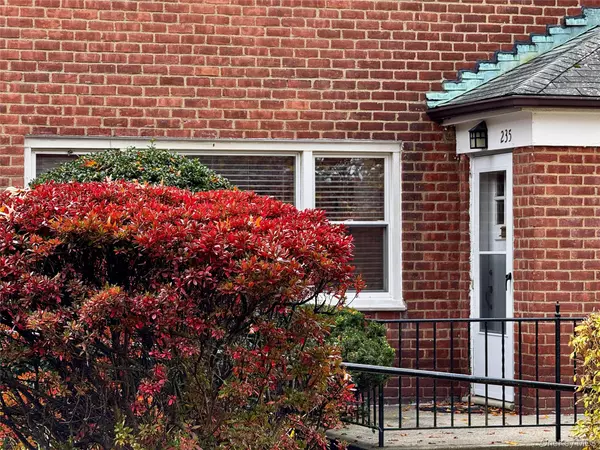 Irvington, NY 10533,235 S Buckhout ST #235