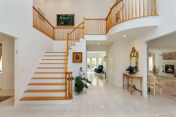 Great Neck, NY 11021,21 Cary RD