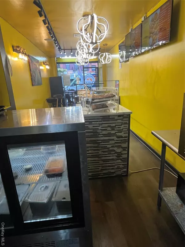 New York (manhattan), NY 10003,109 1st AVE