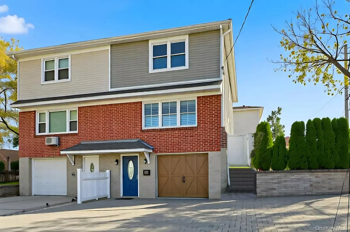 Little Neck, NY 11363,250-04 39th RD