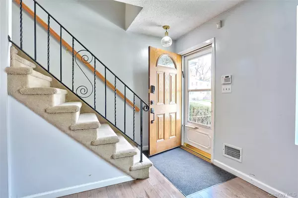 Spring Valley, NY 10977,64 Alan RD