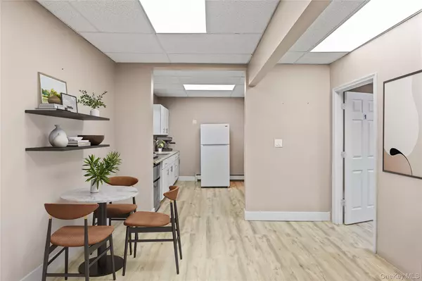 Hicksville, NY 11801,15 E Carl ST