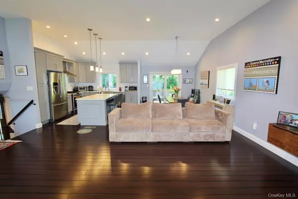 New Hyde Park, NY 11040,83 Executive DR