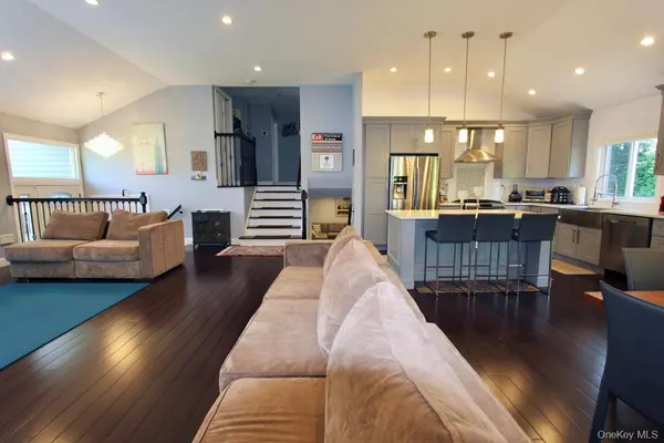 New Hyde Park, NY 11040,83 Executive DR