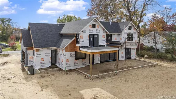 Manhasset, NY 11030,97 Crabapple RD