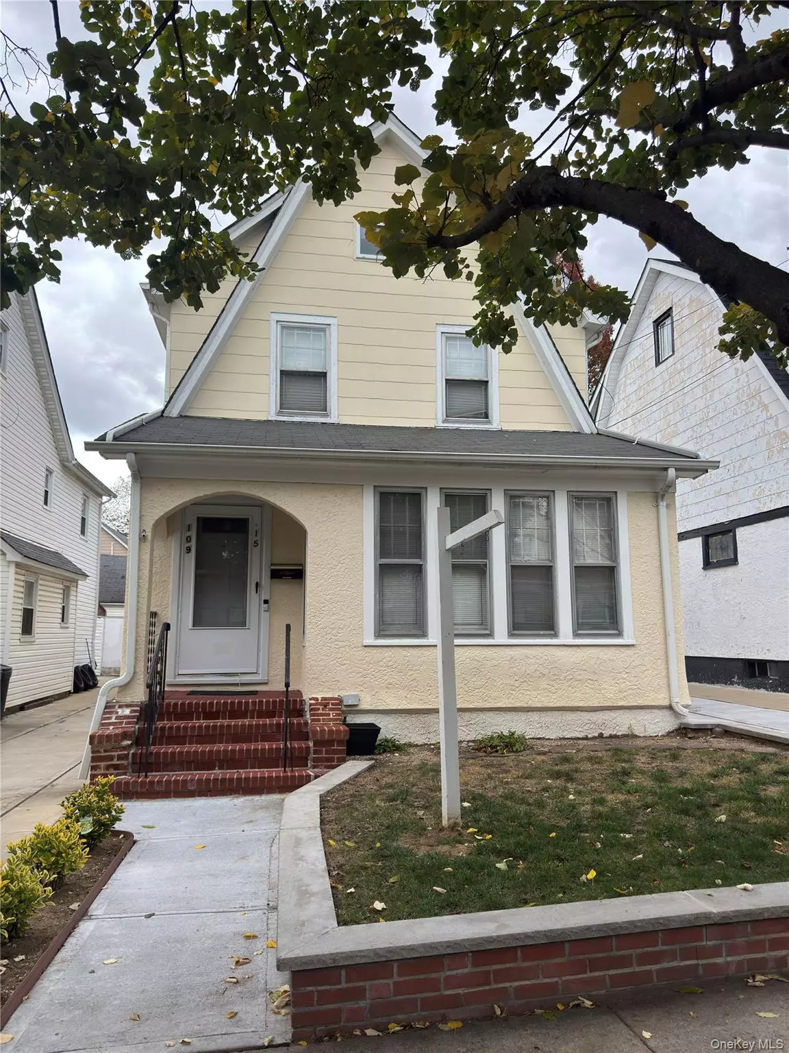 Saint Albans, NY 11412,109-15 200th ST