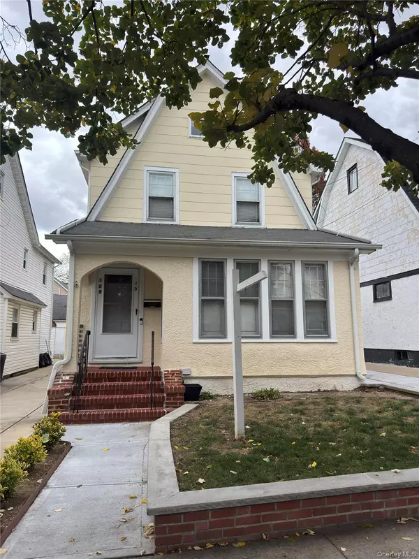 109-15 200th ST, Saint Albans, NY 11412