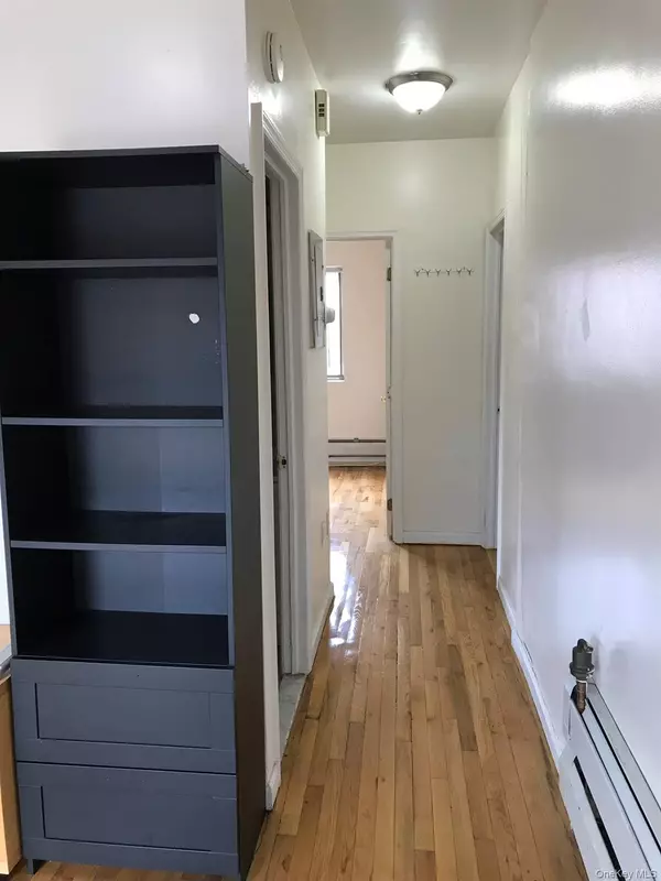 Elmhurst, NY 11373,87-86 52nd AVE