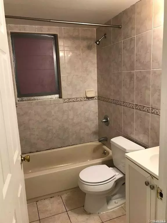 Elmhurst, NY 11373,87-86 52nd AVE