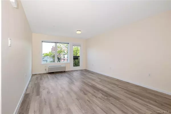 White Plains, NY 10603,68 Lake ST #108