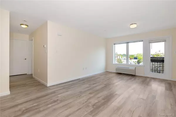 White Plains, NY 10603,68 Lake ST #108