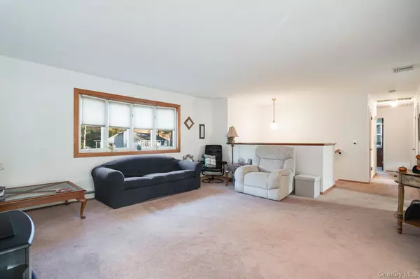 Wappingers Falls, NY 12590,8 Nicole DR