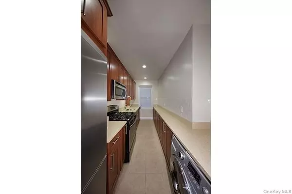 Garden City, NY 11530,365 Stewart AVE #C25