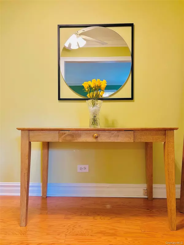 Bronx, NY 10463,474 W 238th ST #4G