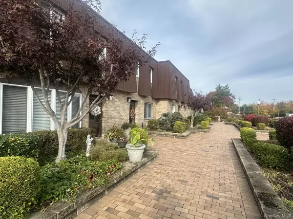 200 Hilton AVE #15, Hempstead, NY 11550