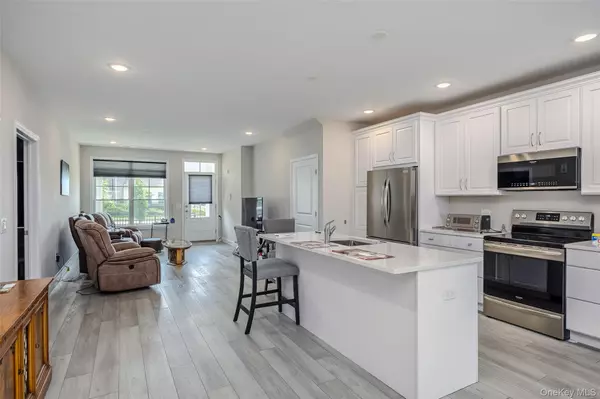 Yaphank, NY 11980,261 Silver Timber DR