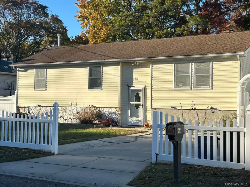 63 Garden City AVE, Wyandanch, NY 11798