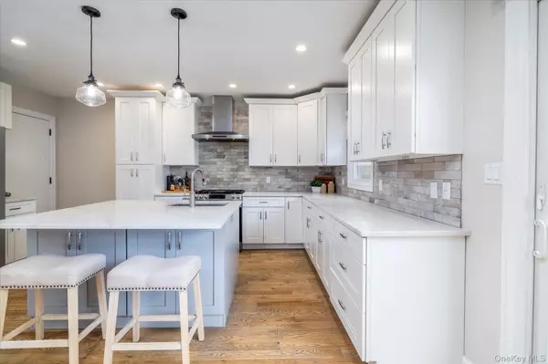 Malverne, NY 11565,2 Atlas AVE