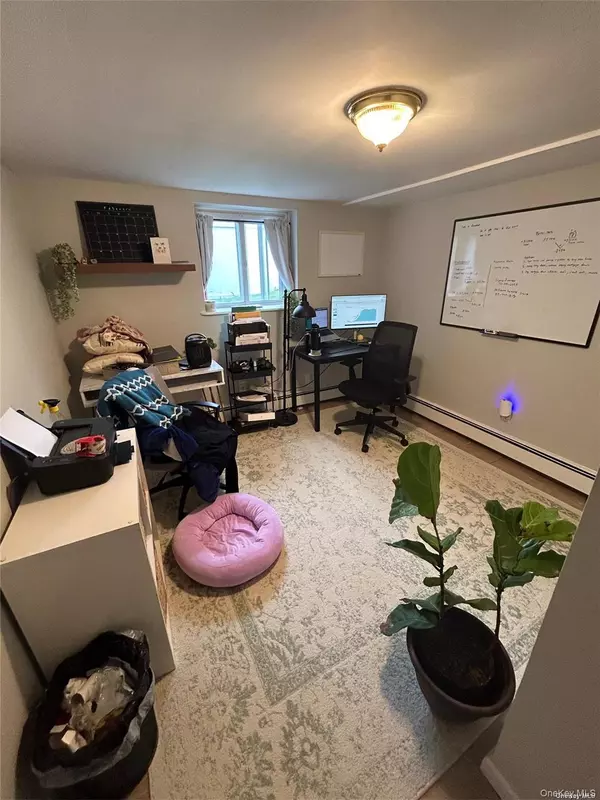 Glen Head, NY 11545,16 Benjamin ST