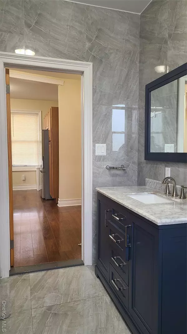 Queens Village, NY 11428,9216 218th PL