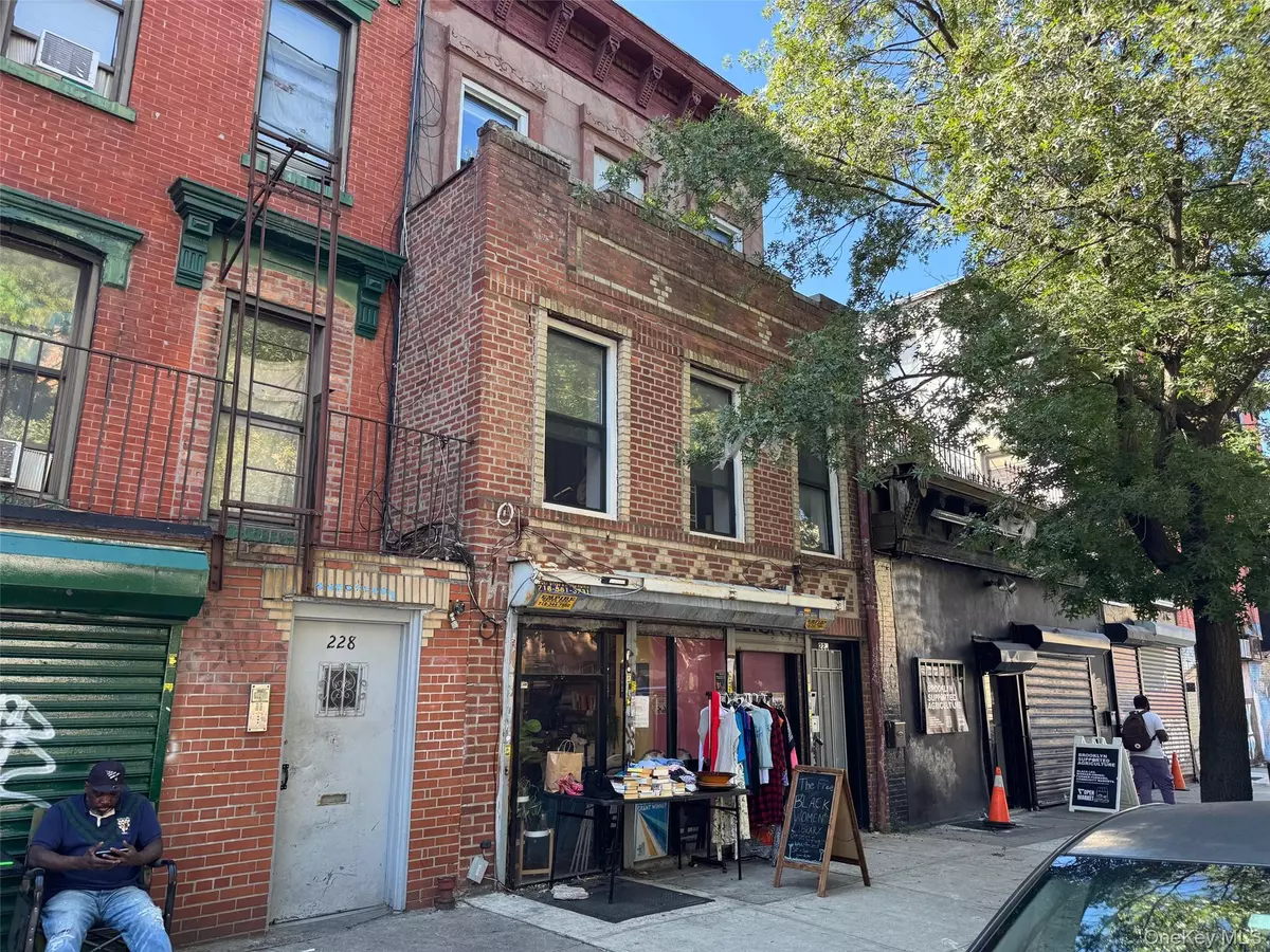 Brooklyn, NY 11221,226 Marcus Garvey BLVD