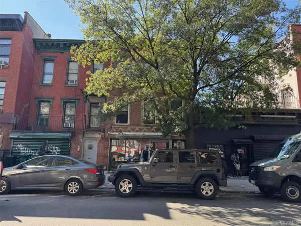 Brooklyn, NY 11221,226 Marcus Garvey BLVD