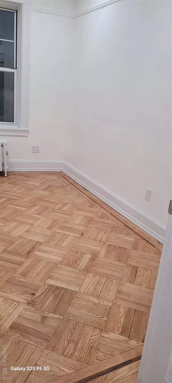 Bellerose, NY 11426,238-05 Braddock AVE #2