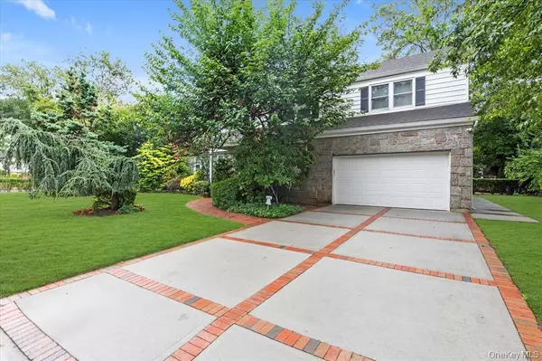 Woodmere, NY 11598,709 Carlyle ST