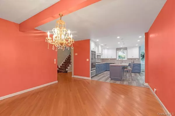 Woodmere, NY 11598,709 Carlyle ST