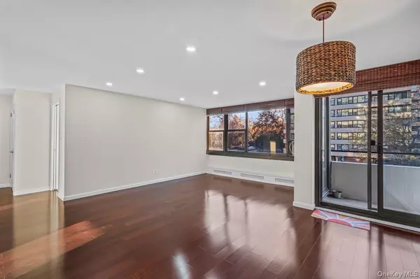 Beechhurst, NY 11357,168-11 12th AVE #3D